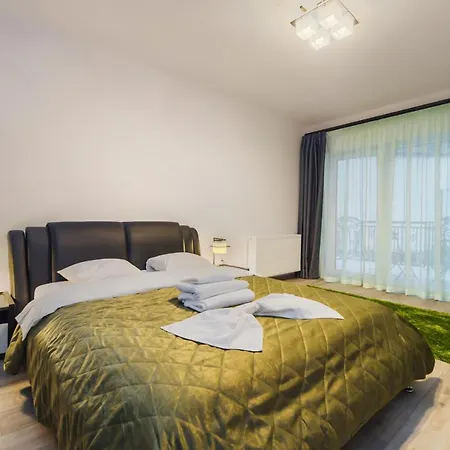 Apartament - Located By The Forest, Near Afi Mall, And Moments Away From The Old Town Brașov