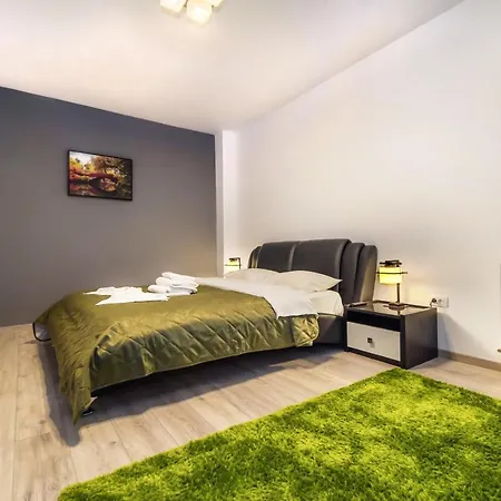 - Located By The Forest, Near Afi Mall, And Moments Away From The Old Town * Brașov