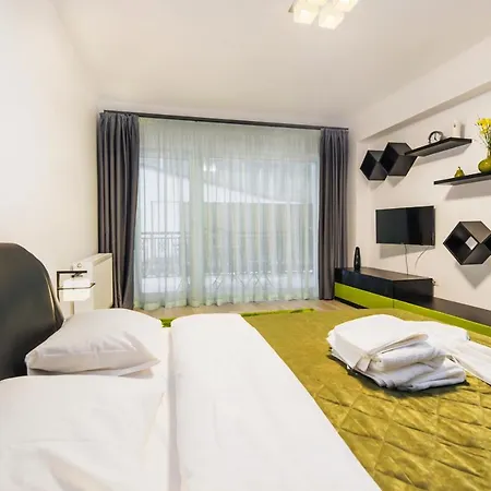 Apartament - Located By The Forest, Near Afi Mall, And Moments Away From The Old Town Brașov