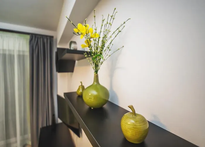 - Located By The Forest, Near Afi Mall, And Moments Away From The Old Town Braszów