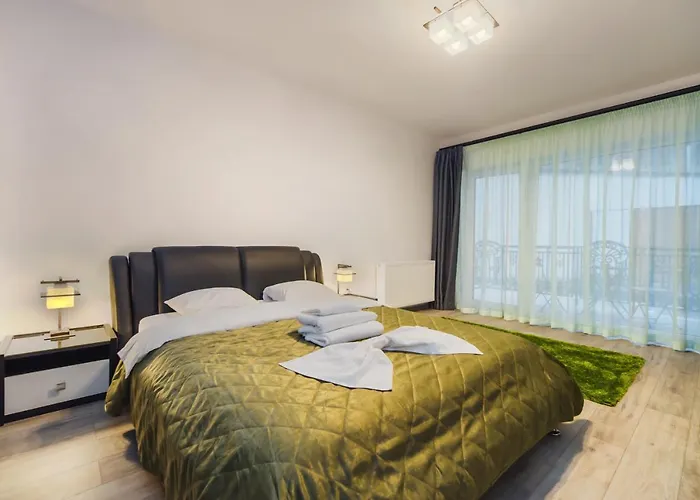 Apartament - Located By The Forest, Near Afi Mall, And Moments Away From The Old Town Braszów