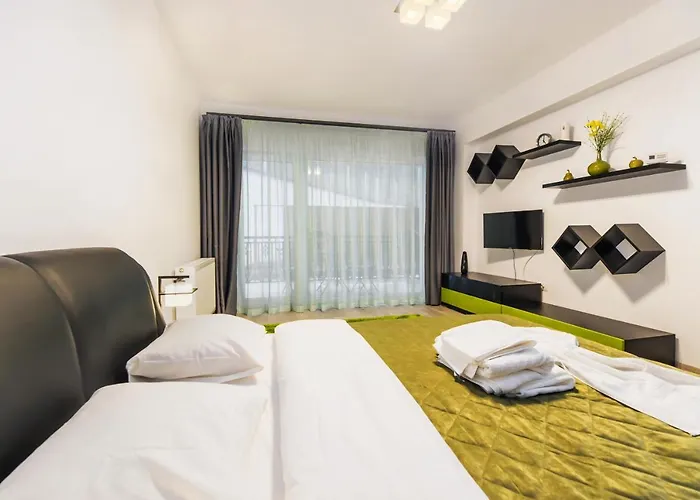 Apartament - Located By The Forest, Near Afi Mall, And Moments Away From The Old Town Braszów