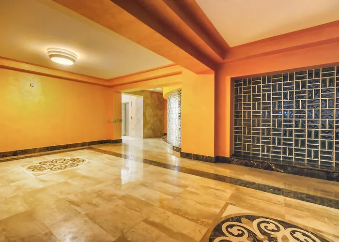 - Located By The Forest, Near Afi Mall, And Moments Away From The Old Town Braszów