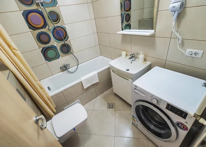 - Located By The Forest, Near Afi Mall, And Moments Away From The Old Town * Brasov