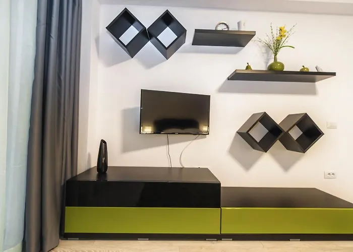 - Located By The Forest, Near Afi Mall, And Moments Away From The Old Town Brasov