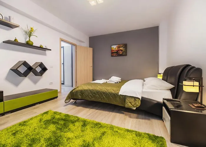 - Located By The Forest, Near Afi Mall, And Moments Away From The Old Town Apartament *